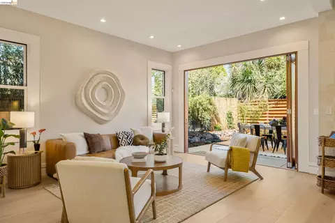 Living - 2619 Mathews St, Berkeley, CA 94702 photo 3 of 4
