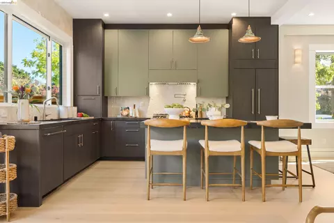 Kitchen - 2619 Mathews St, Berkeley, CA 94702 photo 3 of 3