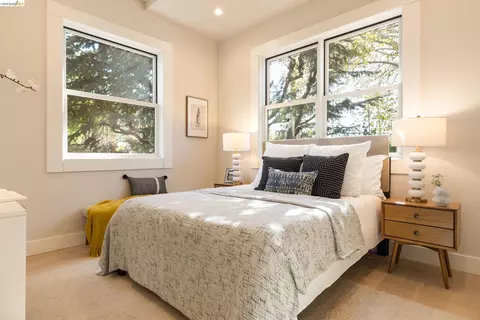 Bedroom - 2619 Mathews St, Berkeley, CA 94702 photo 1 of 3