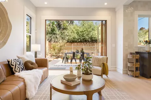 Living - 2619 Mathews St, Berkeley, CA 94702 photo 2 of 4