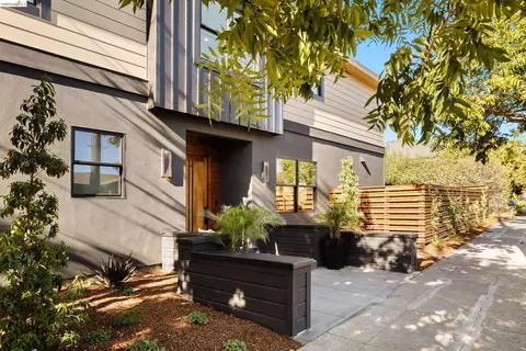 Exterior - 2619 Mathews St, Berkeley, CA 94702 photo 2 of 14