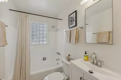 Bath - 2218 Parker St, Berkeley, CA 94704 photo 1 of 1