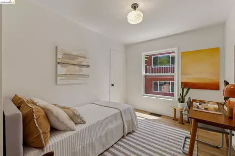 Bedroom - 2218 Parker St, Berkeley, CA 94704 photo 4 of 6