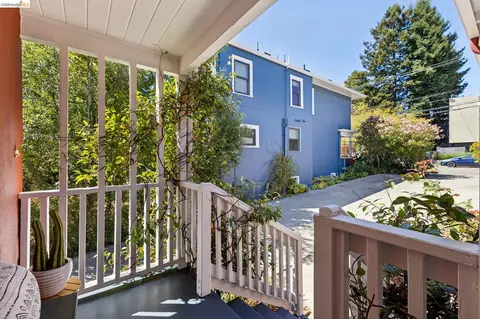 Exterior - 2218 Parker St, Berkeley, CA 94704 photo 3 of 7