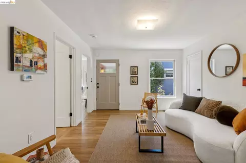 Entry Way - 2218 Parker St, Berkeley, CA 94704 photo 2 of 2