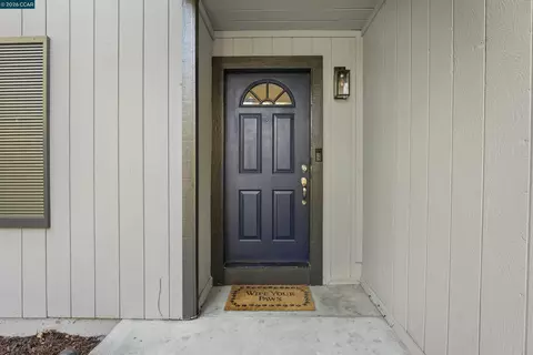 Entry Way - 3611 Sunview Ct, Concord, CA 94520 photo 1 of 3