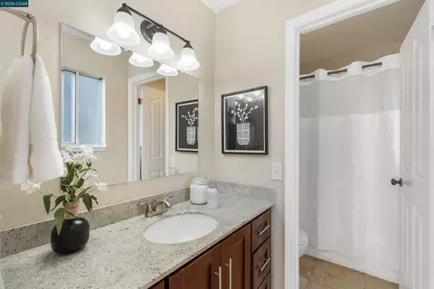 Bath - 3611 Sunview Ct, Concord, CA 94520 photo 6 of 7