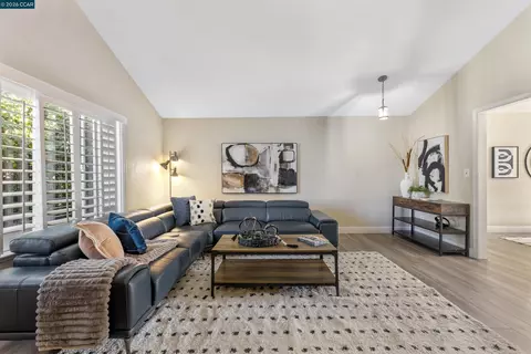 Living - 3611 Sunview Ct, Concord, CA 94520 photo 1 of 1