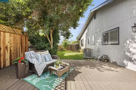 Exterior - 3611 Sunview Ct, Concord, CA 94520 photo 6 of 13