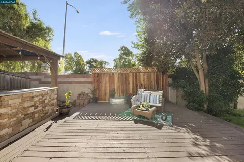 Exterior - 3611 Sunview Ct, Concord, CA 94520 photo 2 of 13