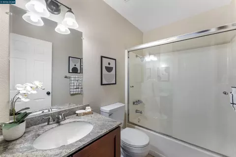 Bath - 3611 Sunview Ct, Concord, CA 94520 photo 1 of 7