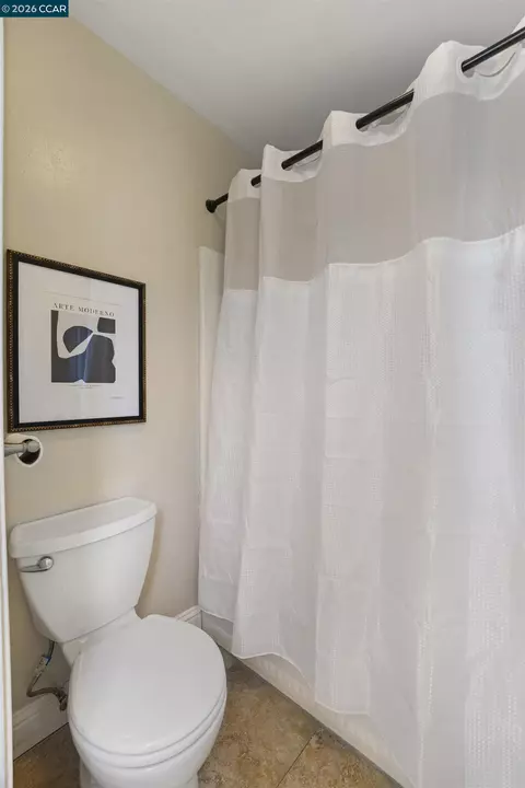Bath - 3611 Sunview Ct, Concord, CA 94520 photo 7 of 7