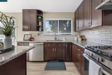 Kitchen - 3611 Sunview Ct, Concord, CA 94520 photo 3 of 6