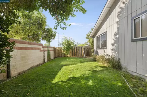 Exterior - 3611 Sunview Ct, Concord, CA 94520 photo 9 of 13