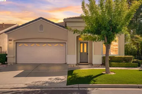 1852 Island Park Pl, Brentwood, CA 94513