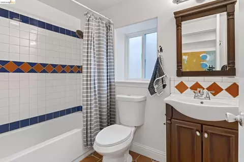 Bath - 1220 Channing Way, Berkeley, CA 94702 photo 3 of 5