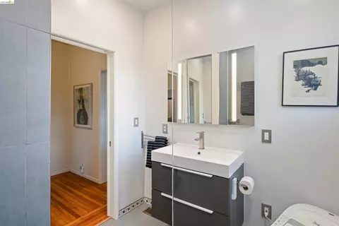 Bath - 1220 Channing Way, Berkeley, CA 94702 photo 2 of 5