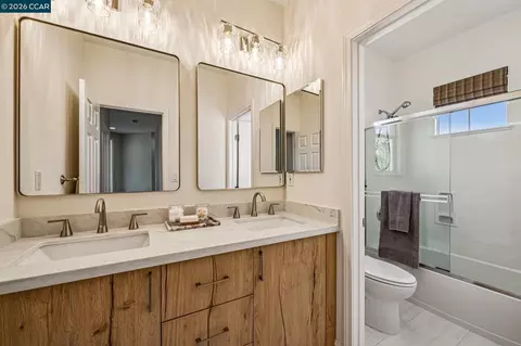 Bath - 1015 Lantern Bay, Hercules, CA 94547 photo 5 of 5