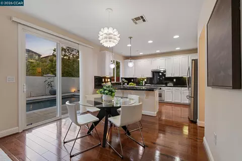 Dining - 1015 Lantern Bay, Hercules, CA 94547 photo 2 of 2