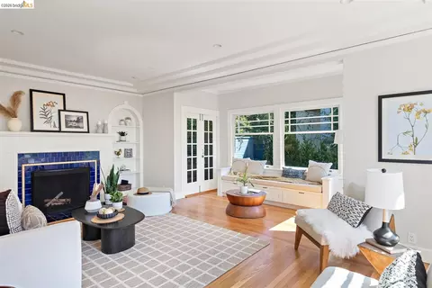 Living - 955 Shattuck Ave, Berkeley, CA 94707 photo 1 of 3
