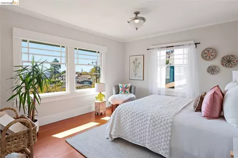Bedroom - 955 Shattuck Ave, Berkeley, CA 94707 photo 2 of 6