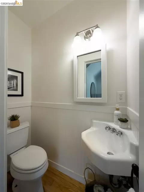 Bath - 955 Shattuck Ave, Berkeley, CA 94707 photo 1 of 6