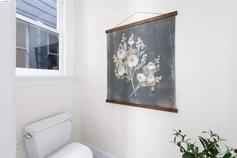 Bath - 2024 Cedar St, Berkeley, CA 94709 photo 2 of 2