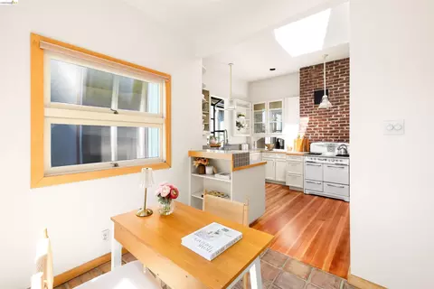 Kitchen - 2024 Cedar St, Berkeley, CA 94709 photo 4 of 4