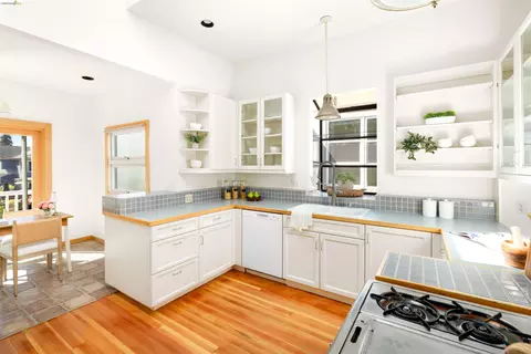 Kitchen - 2024 Cedar St, Berkeley, CA 94709 photo 1 of 4