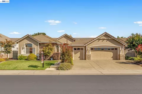 5040 Green Grove Ln, Roseville, CA 95747