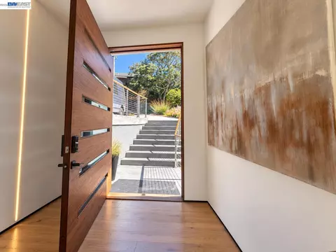 Entry Way - 1026 Grizzly Peak Blvd, Berkeley, CA 94708 photo 8 of 8