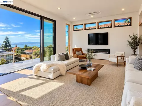 Living - 1026 Grizzly Peak Blvd, Berkeley, CA 94708 photo 4 of 4