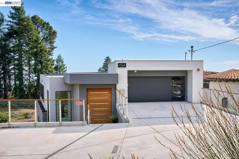 Exterior - 1026 Grizzly Peak Blvd, Berkeley, CA 94708 photo 3 of 4