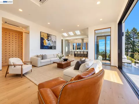 Living - 1026 Grizzly Peak Blvd, Berkeley, CA 94708 photo 3 of 4