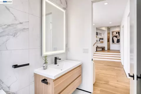 Bath - 1026 Grizzly Peak Blvd, Berkeley, CA 94708 photo 6 of 7