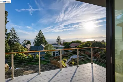View/Area - 1026 Grizzly Peak Blvd, Berkeley, CA 94708 photo 5 of 9