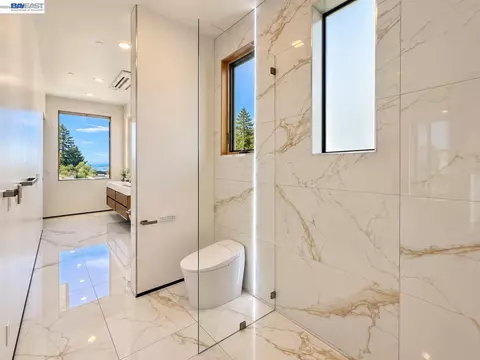 Bath - 1026 Grizzly Peak Blvd, Berkeley, CA 94708 photo 4 of 7