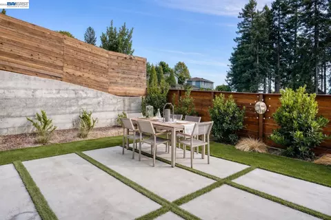 Exterior - 1026 Grizzly Peak Blvd, Berkeley, CA 94708 photo 2 of 4