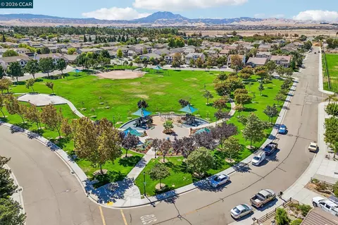 View/Area - 486 Windflower Way, Oakley, CA 94561 photo 6 of 7