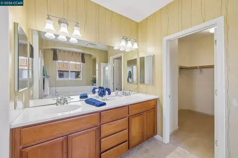 Bath - 486 Windflower Way, Oakley, CA 94561 photo 1 of 2