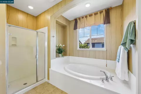 Bath - 486 Windflower Way, Oakley, CA 94561 photo 2 of 2