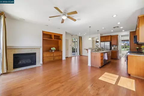 Living - 486 Windflower Way, Oakley, CA 94561 photo 5 of 7