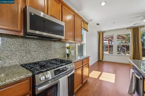 Kitchen - 486 Windflower Way, Oakley, CA 94561 photo 3 of 4
