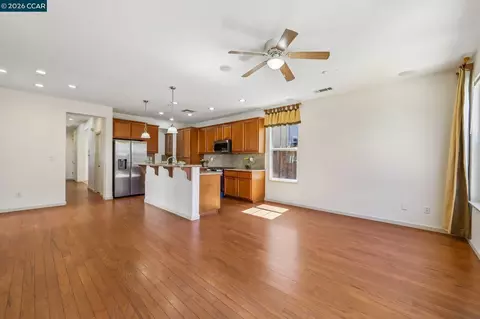Living - 486 Windflower Way, Oakley, CA 94561 photo 4 of 7