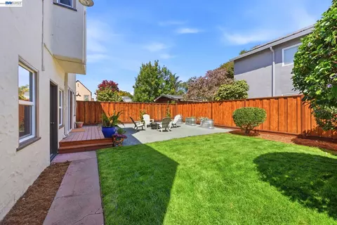Exterior - 876 Bancroft Ave, San Leandro, CA 94577 photo 7 of 8