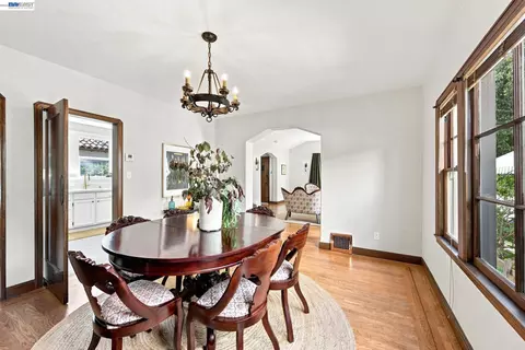 Dining - 876 Bancroft Ave, San Leandro, CA 94577 photo 3 of 4