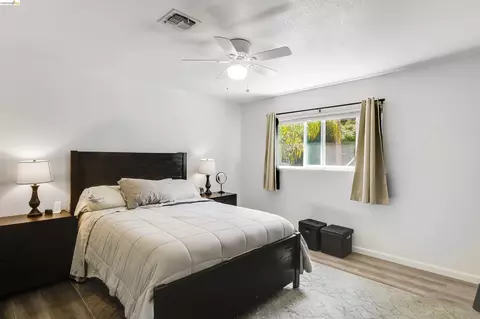 Bedroom - 335 Pepper Dr, Vallejo, CA 94589 photo 3 of 6