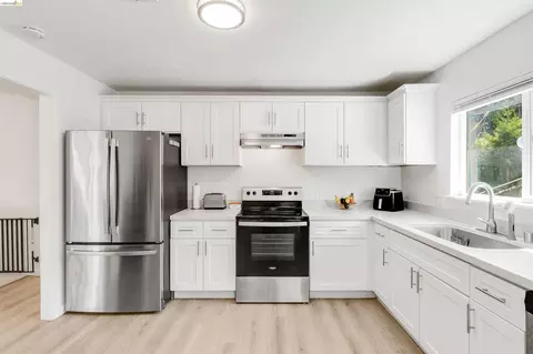 Kitchen - 335 Pepper Dr, Vallejo, CA 94589 photo 1 of 3