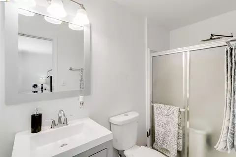 Bath - 335 Pepper Dr, Vallejo, CA 94589 photo 3 of 5