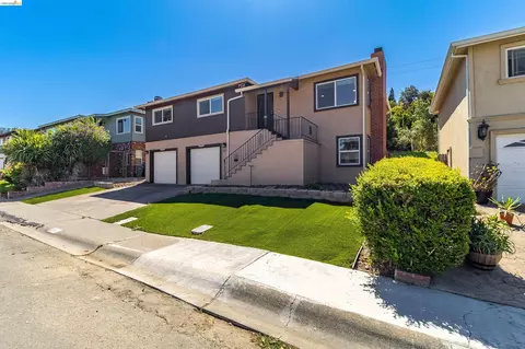Exterior - 335 Pepper Dr, Vallejo, CA 94589 photo 3 of 13
